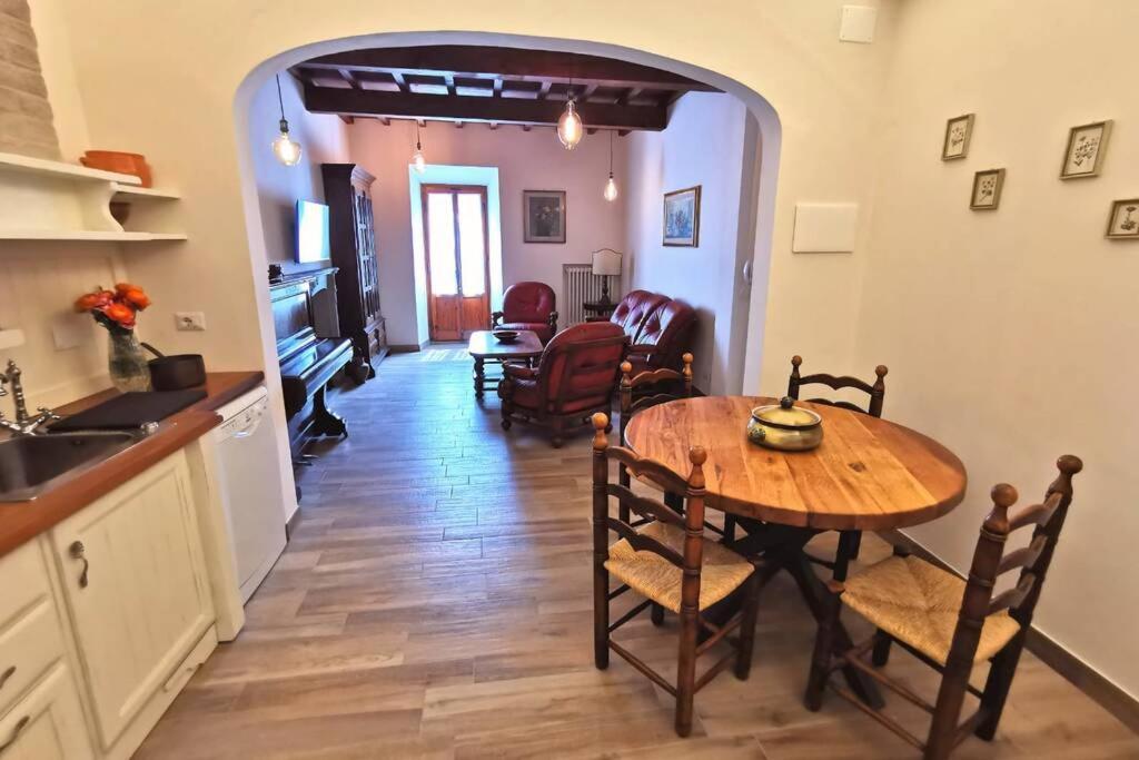 Appartamento Casa Alda - magica vista sulla Piazza di Greve Greve in Chianti Esterno foto