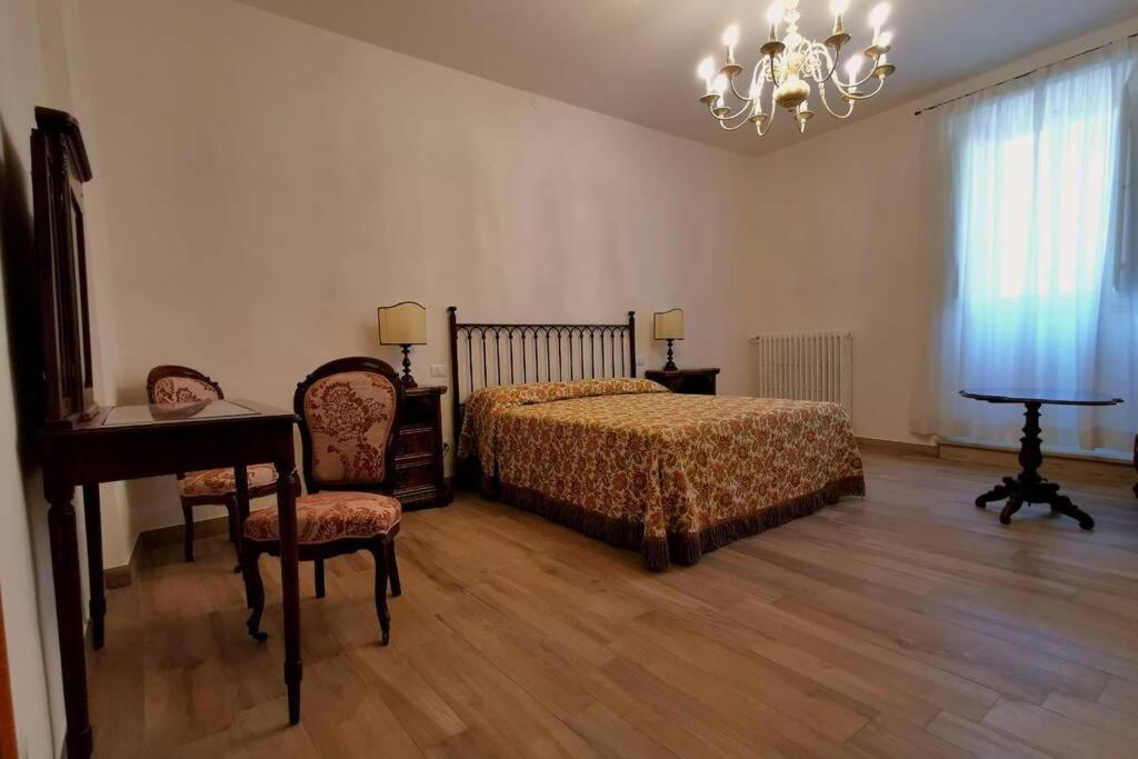 Appartamento Casa Alda - magica vista sulla Piazza di Greve Greve in Chianti Esterno foto